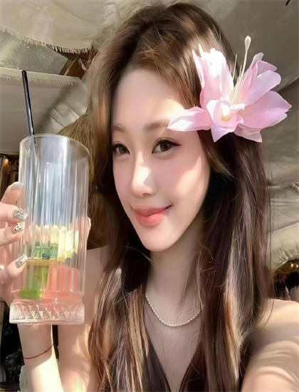 2026暑期档《她藏起孕肚离婚》：市场表现艺术分析